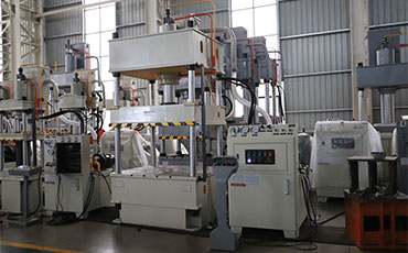 四柱液壓機(jī)廠家哪家好？